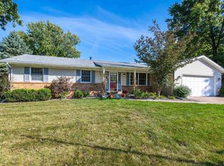 9401 141st St W, Taylor Ridge, IL 61284