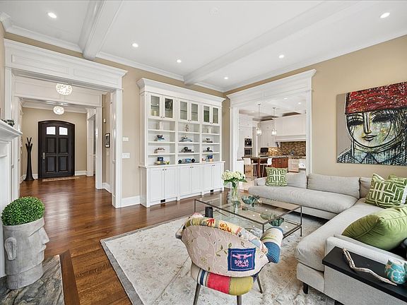 5th image of 1020 Bluff Rd