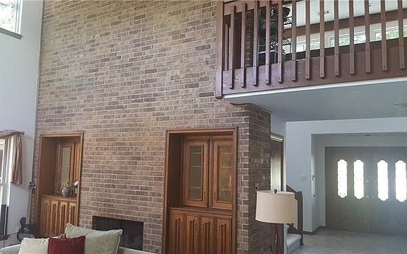 3rd image of 16909 Colegrove Dr