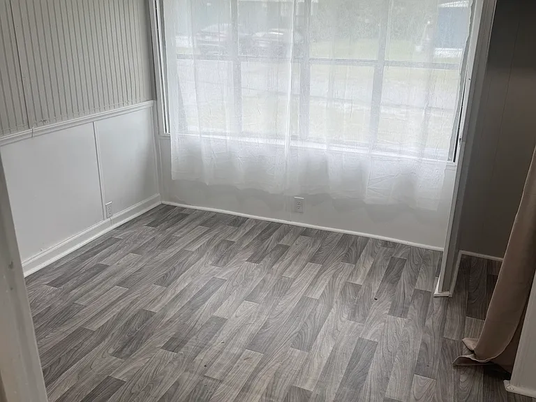 107 Chris Dr — Photo 5