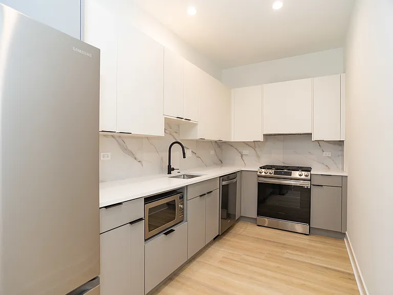 The Aura Apartments — Photo 28