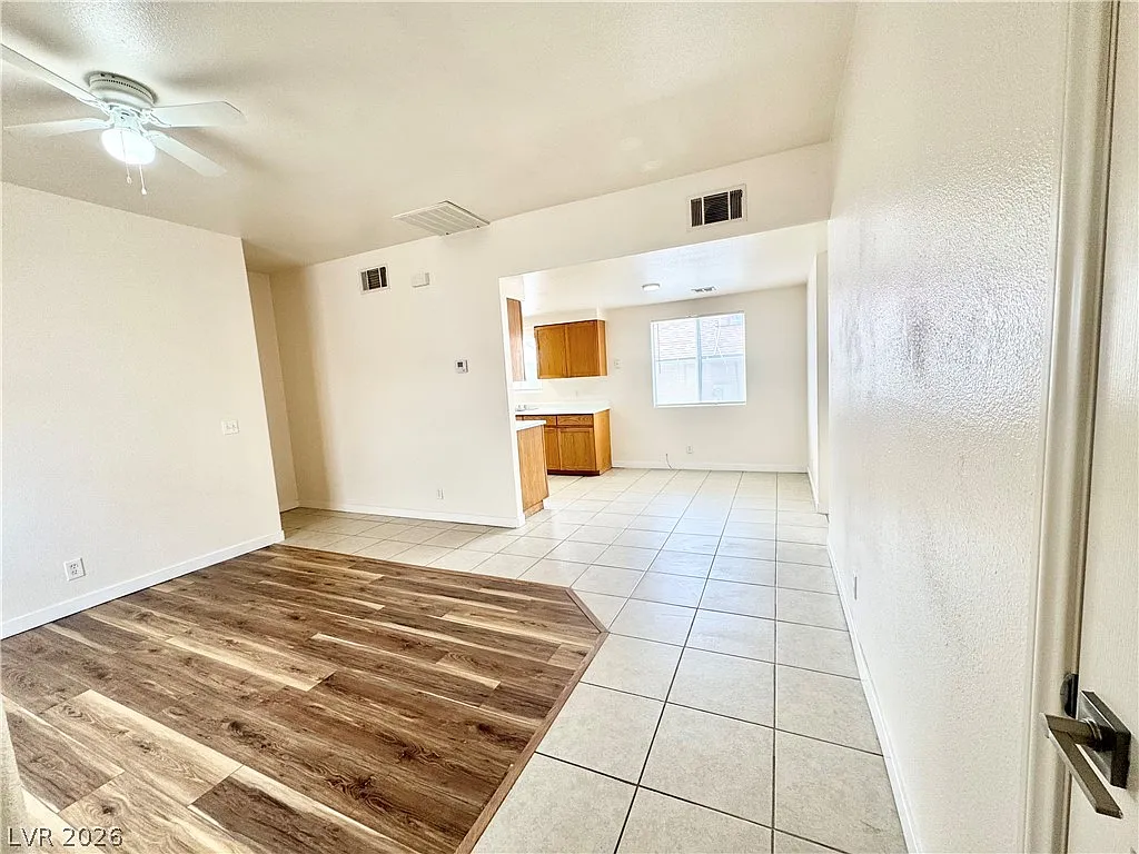 3 bed, 2.0 bath, 4420 sqft, $1,100 — Photo 2