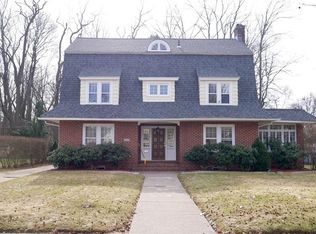 25 Farmington Ave, Longmeadow, MA 01106