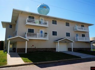 201 S Lincoln St #107, Lake Crystal, MN 56055