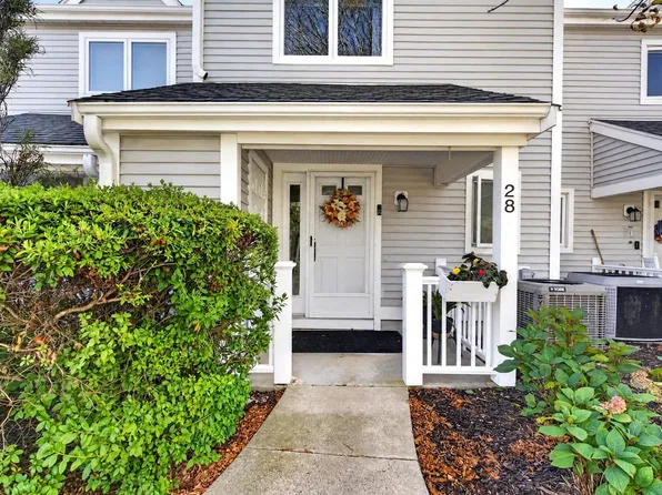 28 Westcliff Dr Unit 28, Plymouth, MA 02360