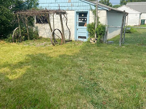 4th image of 3214 S Vine St