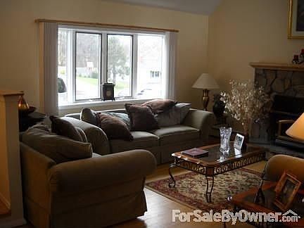 4th image of 21 Virginia Dr