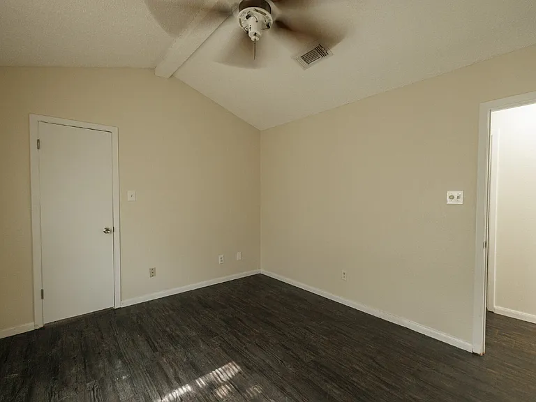 3874 Georgetown Dr — Photo 7