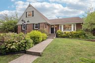 Baldwin Dr-S0108-001.jpg