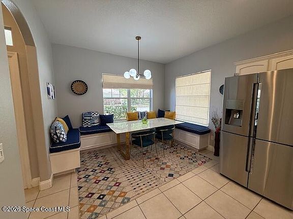 3rd image of 631 Waterside Cir