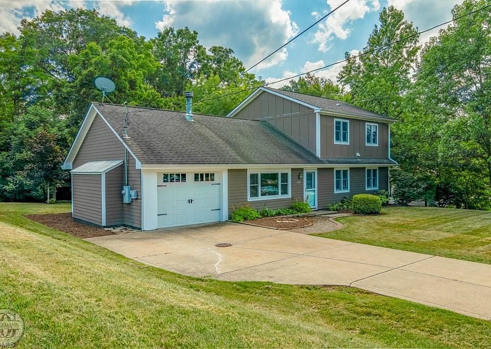 1st image of 2224 Gary Dr
