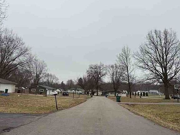 Exterior Neighborhood (street photo)