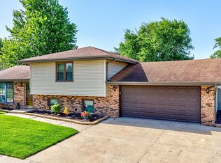 228 Heritage Dr, Minooka, IL 60447