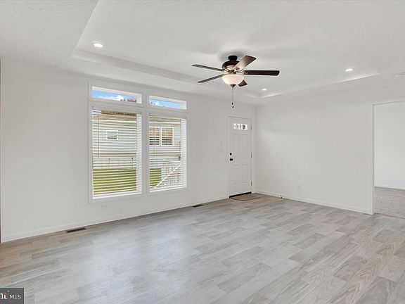 5th image of 170 Timber Crest Dr