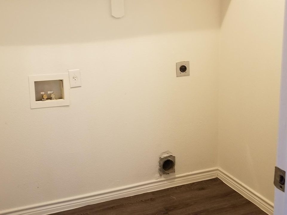 1st image of 16318 S Great Oaks Dr