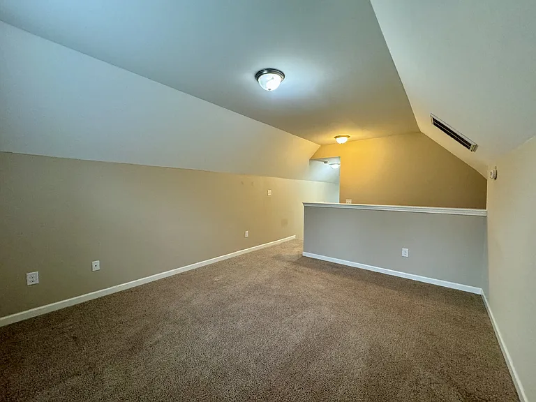 267 Boswell St — Photo 9