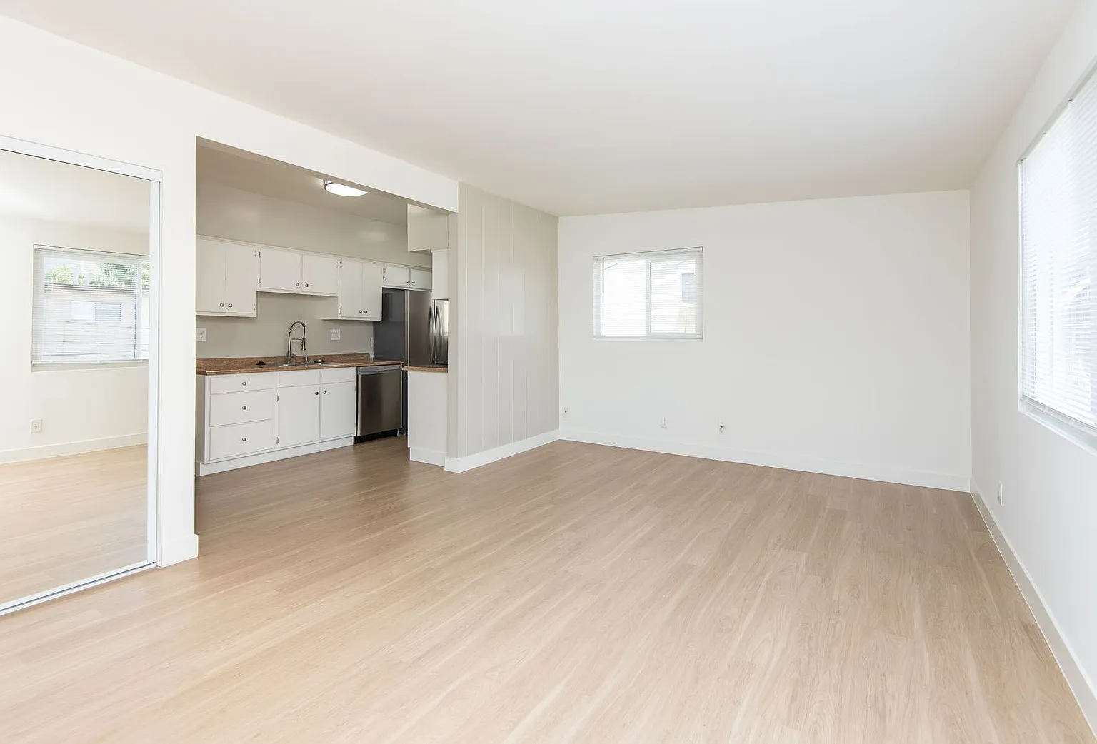 200-206 Maple — Photo 3