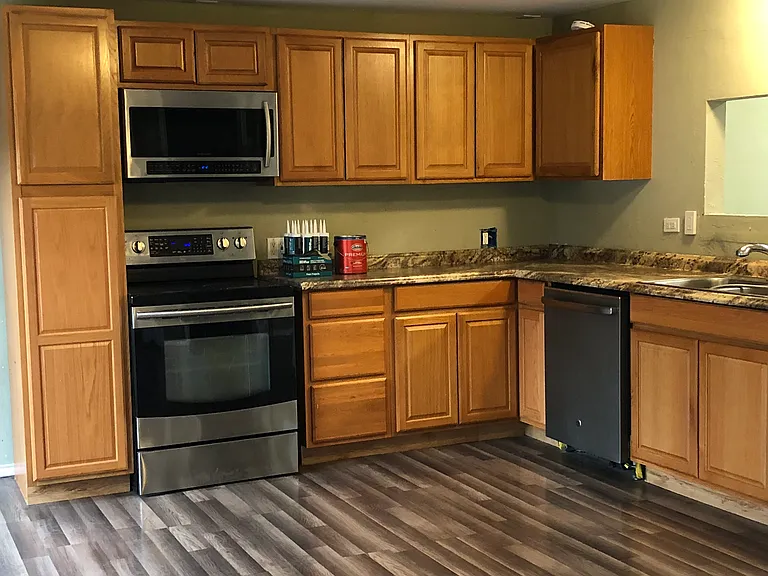 2121 Fuller Dr — Photo 3