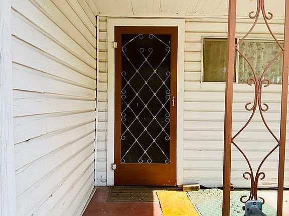 3rd image of 2112 CHIHUAHUA ST