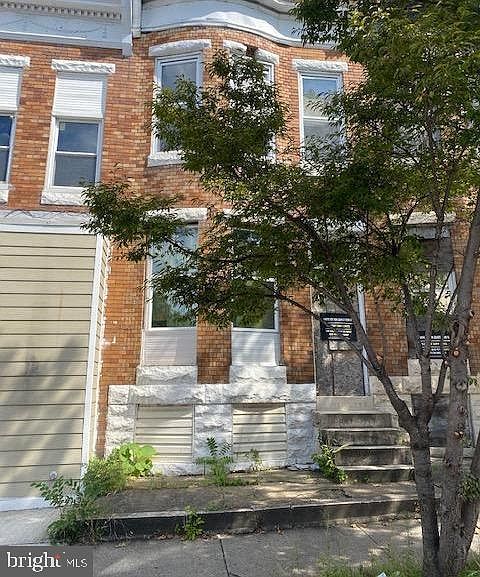 2nd image of 225 N Monroe St