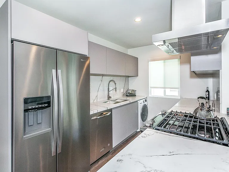 938 N San Vicente Blvd #13 — Photo 6