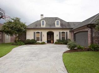502 Willow Bnd, Youngsville, LA 70592