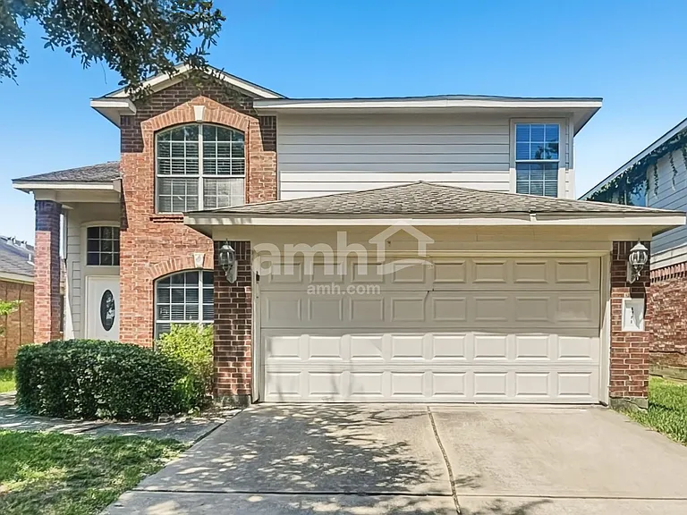 1711 Mickle Creek Dr — Photo 1