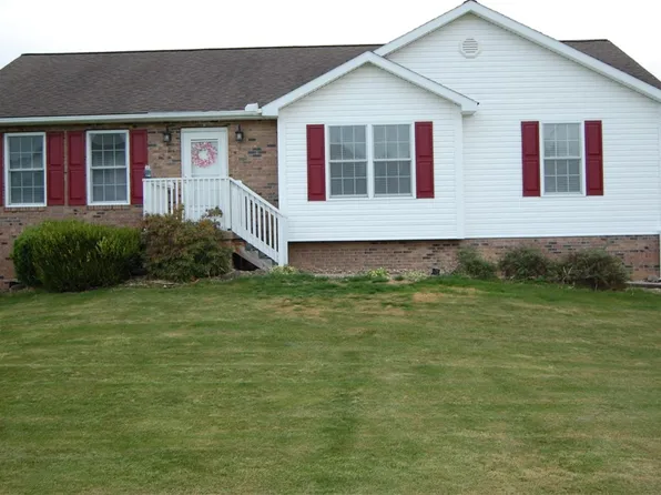 5 Blackberry Ln, Grove City, PA 16127
