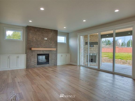 Picture of home built by Northridge in a different community. For illustrational purposes only. Actual plans and specs will vary. Some features may be considered upgrades. 