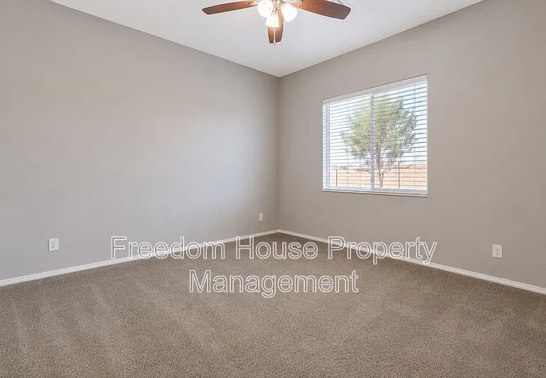 5465 Finestra St — Photo 22
