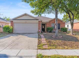 1025 Springcreek Dr, Denton, TX 76210