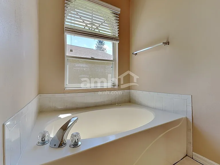 30450 Wrencrest Dr — Photo 12