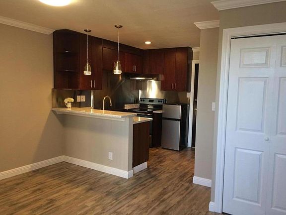 2nd image of 500 El Camino Real APT 204