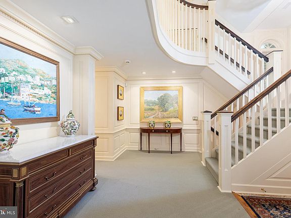 3rd image of 130 Ponds Ln