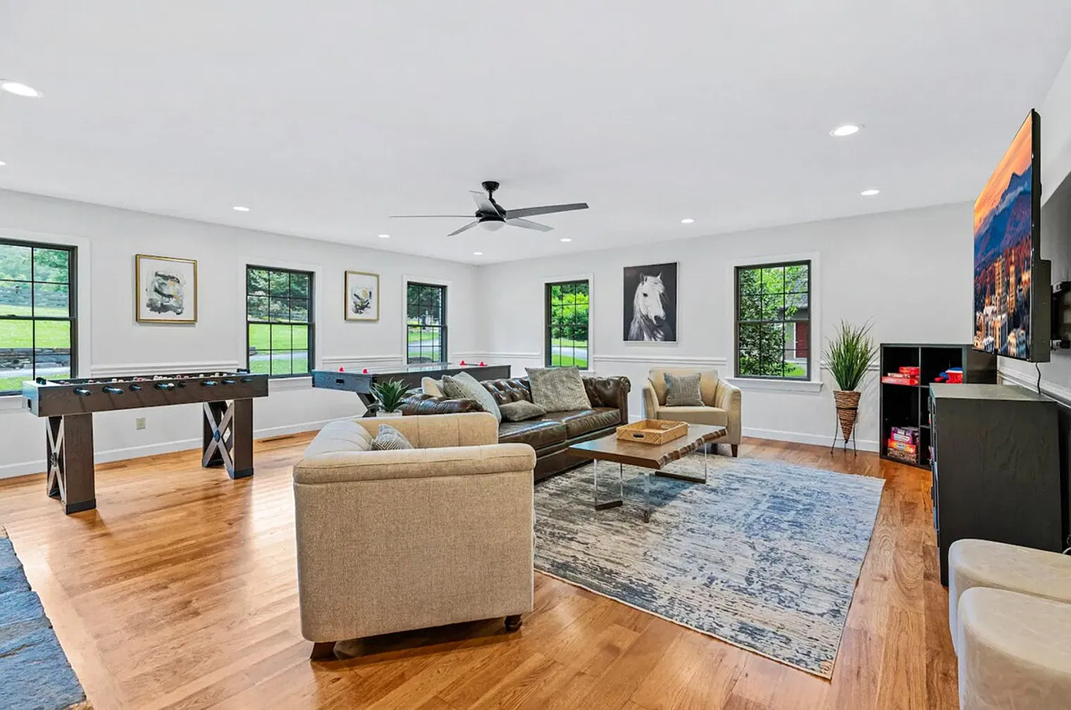 6 bed, 4.0 bath, 4197 sqft, $17,513 — Photo 1