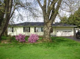 10891 Limeridge Rd, Mantua, OH 44255