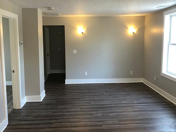 3rd image of 1510 Queen Ave NE #2