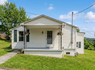 406 Amherst Rd, Staunton, VA 24401
