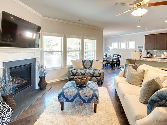 4th image of 4593 Sweetwater Dr
