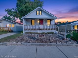 36 W Brickley Ave, Hazel Park, MI 48030