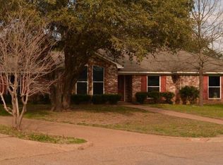 308 Cross Country Dr, Hewitt, TX 76643