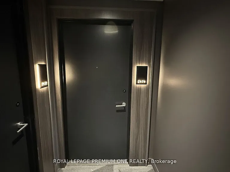 15 Wellington St S #2414 — Photo 31