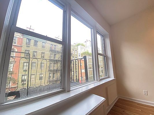 3rd image of 410 E 74th St APT 4E