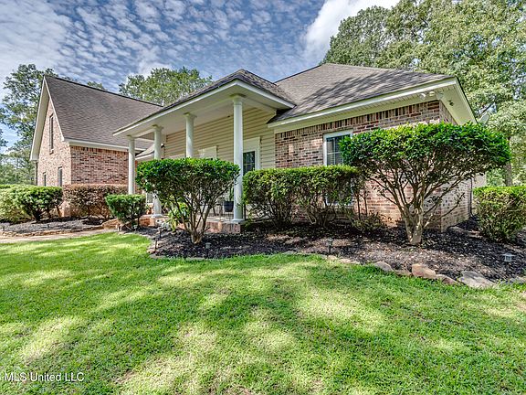 2nd image of 105 Stigler Rosa Dr