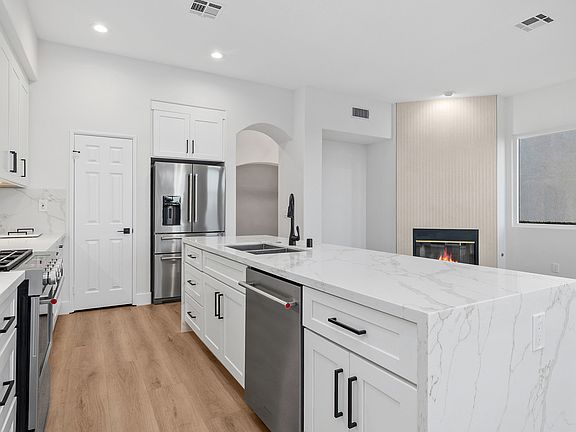 5th image of 11603 Miro Cir
