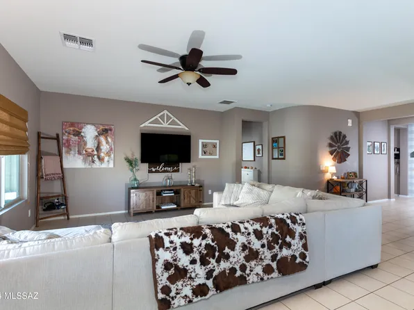 21322 E Liberty Pl, Red Rock, AZ 85145