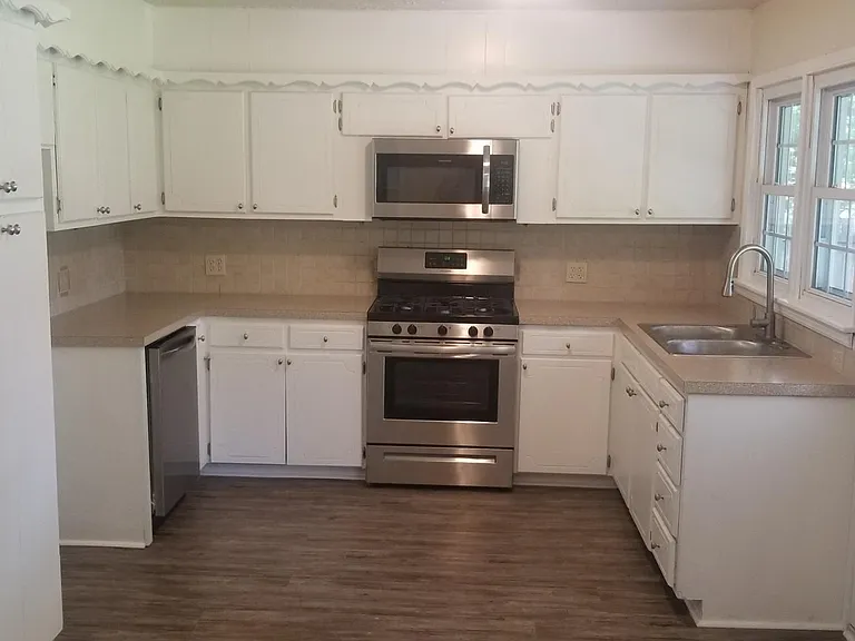 Kitchen, pantry, backyard access
