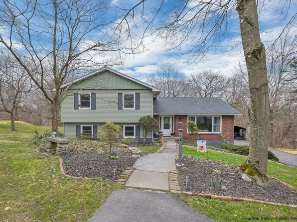 25 Lauretta Drive, Highland, NY 12528