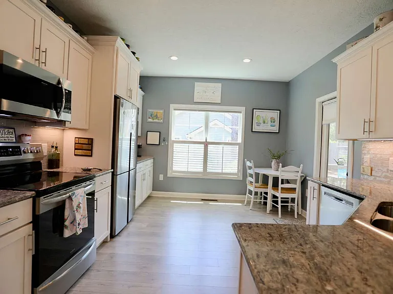 2 River Dr — Photo 13