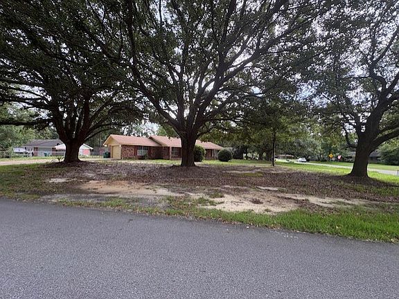 3rd image of 12114 Leslye Ave